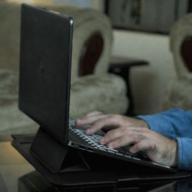 Support PC Portable - حامل لابتوب جلدي قابل للطي