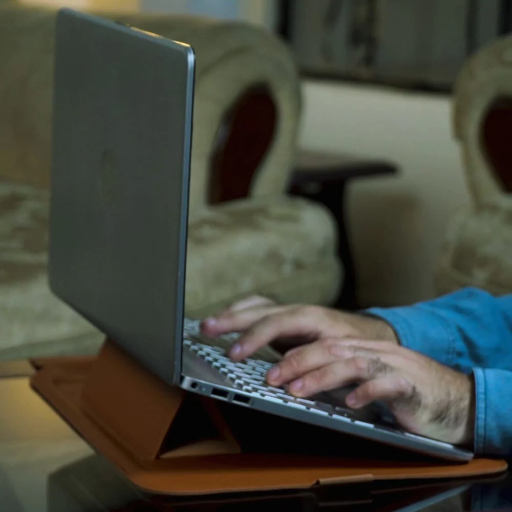 Support PC Portable - حامل لابتوب جلدي قابل للطي